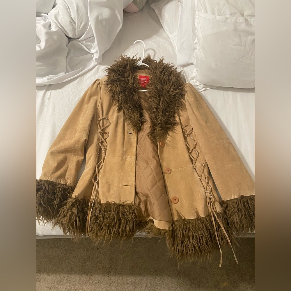 FUR COAT